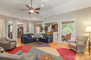 110 Fox Chase Dr, Hendersonville, NC 28739 - Photo 10