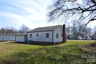 500 Gann St, Lowell, NC 28098 - Photo 4