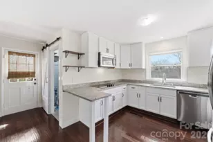 501 Vista Grande Cir, Charlotte, NC 28226 - Photo 10