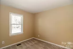 406 Port Royal Dr, Matthews, NC 28105 - Photo 22