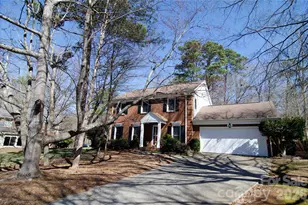 406 Port Royal Dr, Matthews, NC 28105 - Photo 2