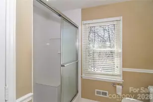 406 Port Royal Dr, Matthews, NC 28105 - Photo 30