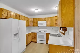 122 Vinewood Dr, Waynesville, NC 28786 - Photo 10