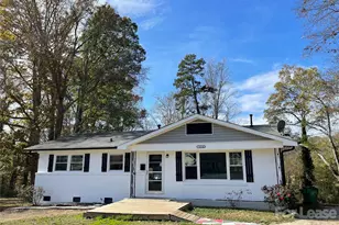 1430 Rollingwood Dr, Charlotte, NC 28217 - Photo 1