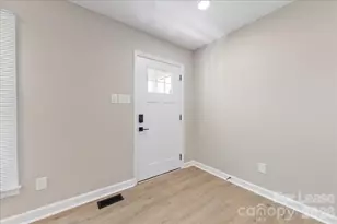 4706 Walden Ct, Charlotte, NC 28210 - Photo 6