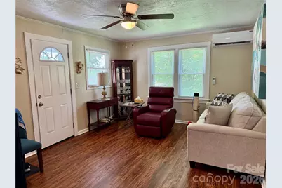 703 Stage Street NW, Lenoir, NC 28645 - Photo 8