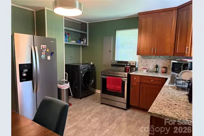 703 Stage Street NW, Lenoir, NC 28645 - Photo 2