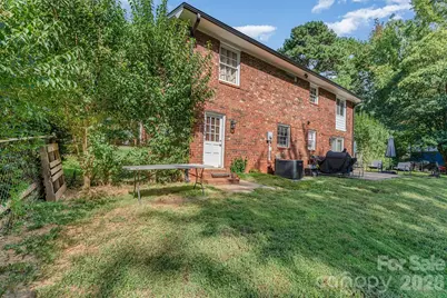 6000 Ferndale Place, Charlotte, NC 28215 - Photo 24