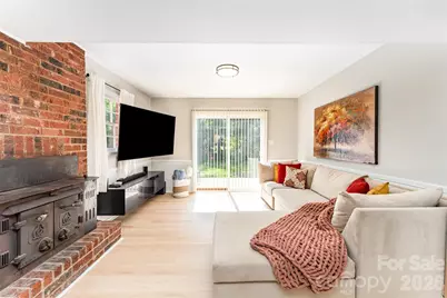 6000 Ferndale Place, Charlotte, NC 28215 - Photo 16