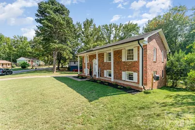 6000 Ferndale Place, Charlotte, NC 28215 - Photo 4