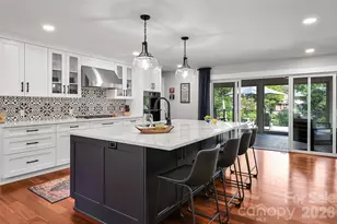 507 Fenwick Ct, Hendersonville, NC 28739 - Photo 2