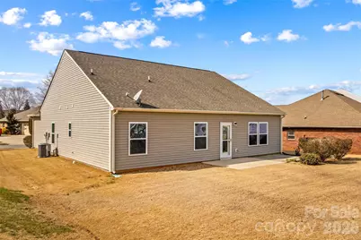 128 Water Ski Drive, Statesville, NC 28677 - Photo 4