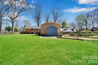 107 Woodlynn Drive, Charlotte, NC 28214 - Photo 24