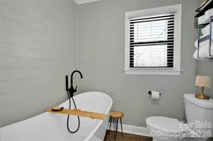 107 Woodlynn Dr, Charlotte, NC 28214 - Photo 18