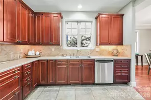 43 S Kuykendall Ct, Hendersonville, NC 28739 - Photo 14