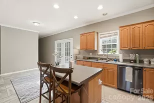 9665 Autumn Cir, Davidson, NC 28036 - Photo 16