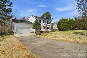 9665 Autumn Cir, Davidson, NC 28036 - Photo 2