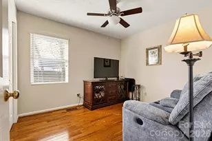 215 Towne Ct NW, Conover, NC 28613 - Photo 26