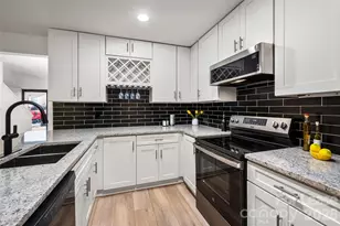 10943 Carmel Crossing Rd, Charlotte, NC 28226 - Photo 4