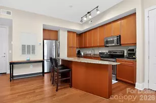 4620 Piedmont Row Dr, Charlotte, NC 28210 - Photo 4