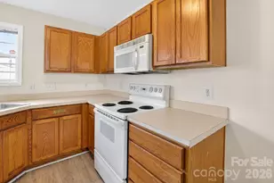 1911 Flushing Ct, Charlotte, NC 28215 - Photo 22