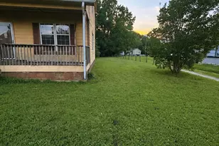 305 Mobley St, Clover, SC 29710 - Photo 2