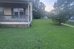 305 Mobley St, Clover, SC 29710 - Photo 2