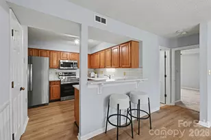 5866 Harris Grove Ln, Charlotte, NC 28212 - Photo 4