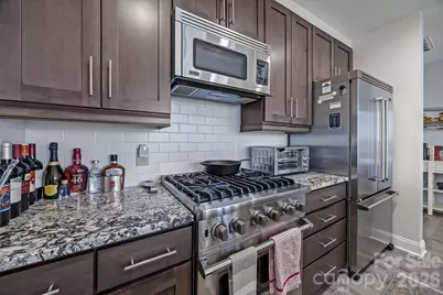 701 Royal Court #1009, Charlotte, NC 28202 - Photo 12