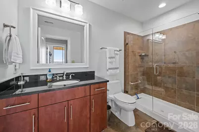 701 Royal Court #1009, Charlotte, NC 28202 - Photo 16