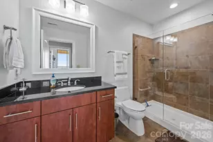701 Royal Ct, Charlotte, NC 28202 - Photo 18