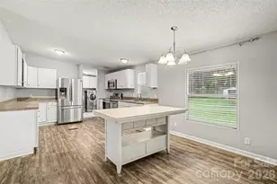 1047 Galway Ln, Clover, SC 29710 - Photo 6