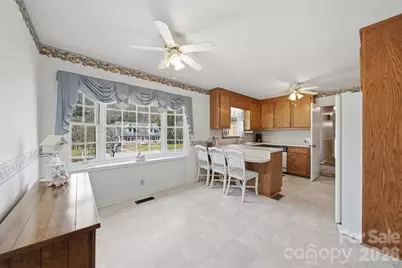 916 Plantation Drive, Lenoir, NC 28645 - Photo 6