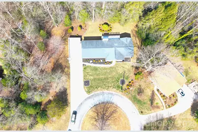 1015 Woodbine Place NE, Lenoir, NC 28645 - Photo 2