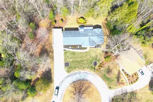 1015 Woodbine Pl NE, Lenoir, NC 28645 - Photo 2
