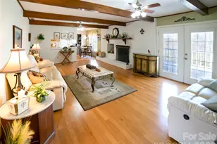 1015 Woodbine Pl NE, Lenoir, NC 28645 - Photo 10