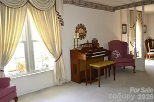 1015 Woodbine Pl NE, Lenoir, NC 28645 - Photo 8