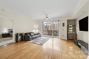 300 W 5th St, Charlotte, NC 28202 - Photo 8