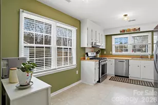 2700 Lytham Dr, Charlotte, NC 28210 - Photo 12