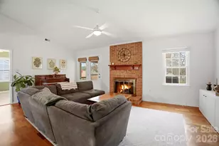 2700 Lytham Dr, Charlotte, NC 28210 - Photo 2