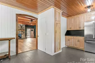 191 N Fork Rd, Burnsville, NC 28714 - Photo 28