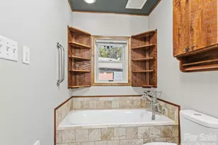191 N Fork Rd, Burnsville, NC 28714 - Photo 18
