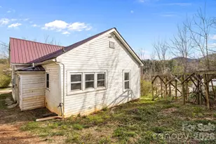 161 Pandora Cir, Canton, NC 28716 - Photo 4