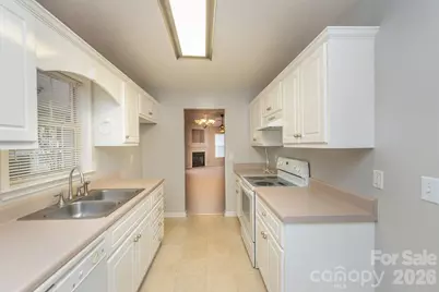 215 E Middlebury Lane SW, Aiken, SC 29803 - Photo 6