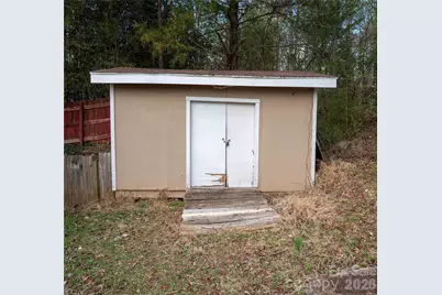 813 Severt Circle, Lenoir, NC 28645 - Photo 6