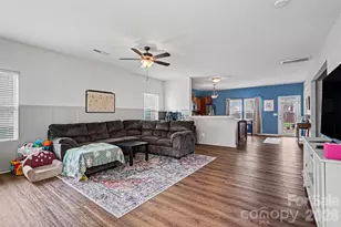 2419 Impatien Drive, Charlotte, NC 28215 - Photo 2