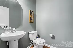 2419 Impatien Drive, Charlotte, NC 28215 - Photo 10