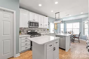 12205 Westbury Glen Ct, Charlotte, NC 28262 - Photo 22