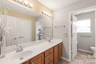 12205 Westbury Glen Ct, Charlotte, NC 28262 - Photo 36