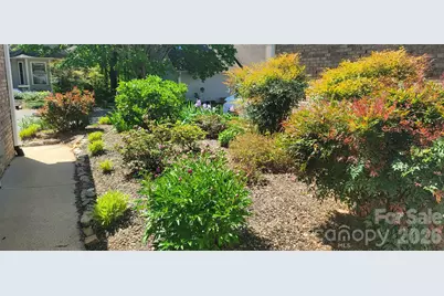 100 Thistle Knoll Court, Asheville, NC 28803 - Photo 2